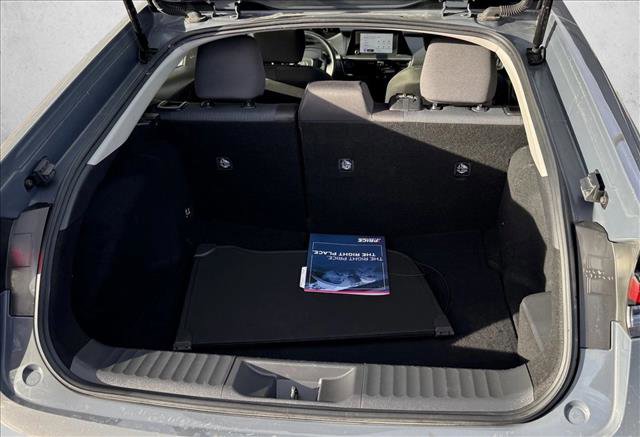 Used 2024 Toyota Prius LE image 9