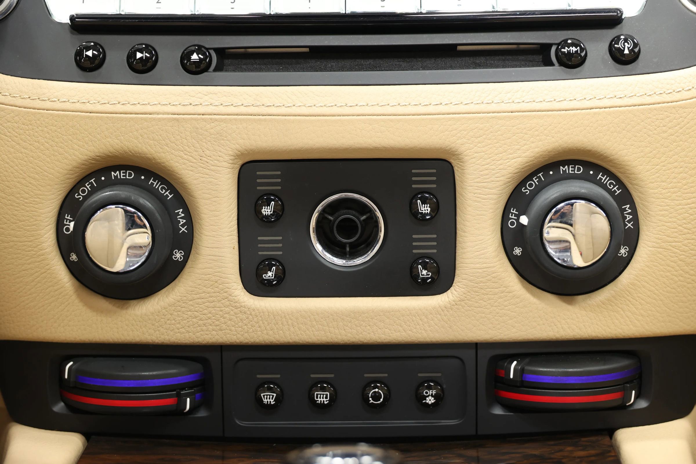 Used 2011 Rolls-Royce Ghost image 42