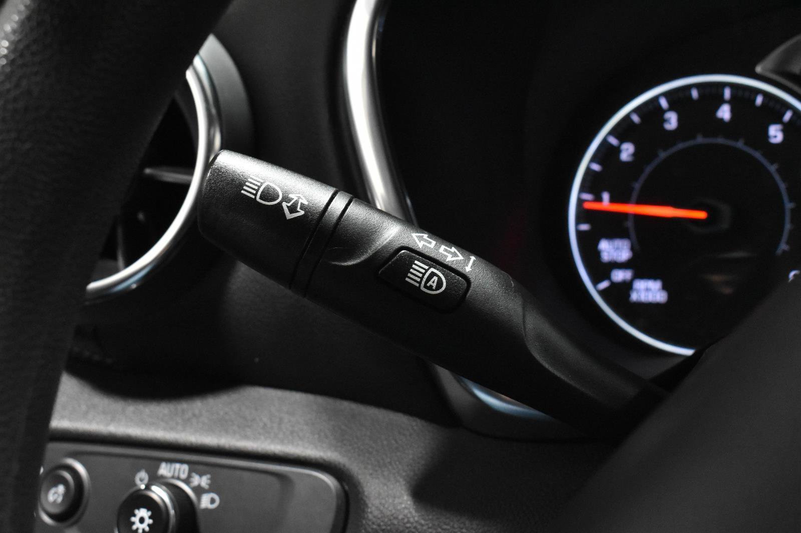 Used 2023 Chevrolet Blazer LT image 12