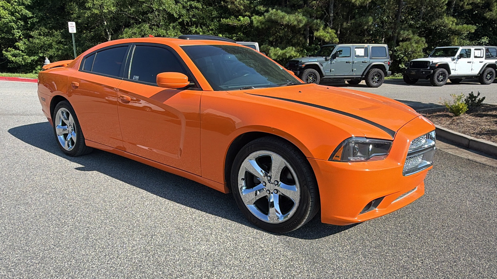 Used 2014 Dodge Charger SXT RWD image 5