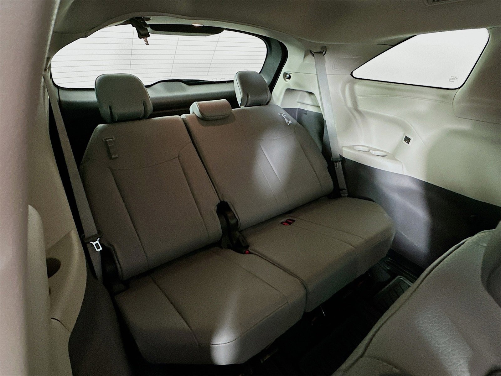 Certified 2023 Toyota Sienna XLE image 30