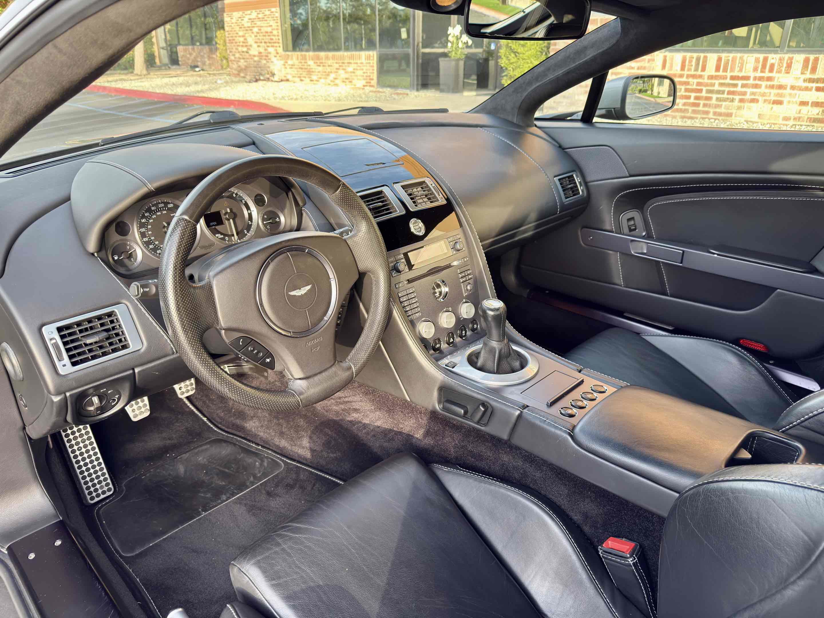 Used 2006 Aston Martin V8 Vantage Coupe RWD image 46