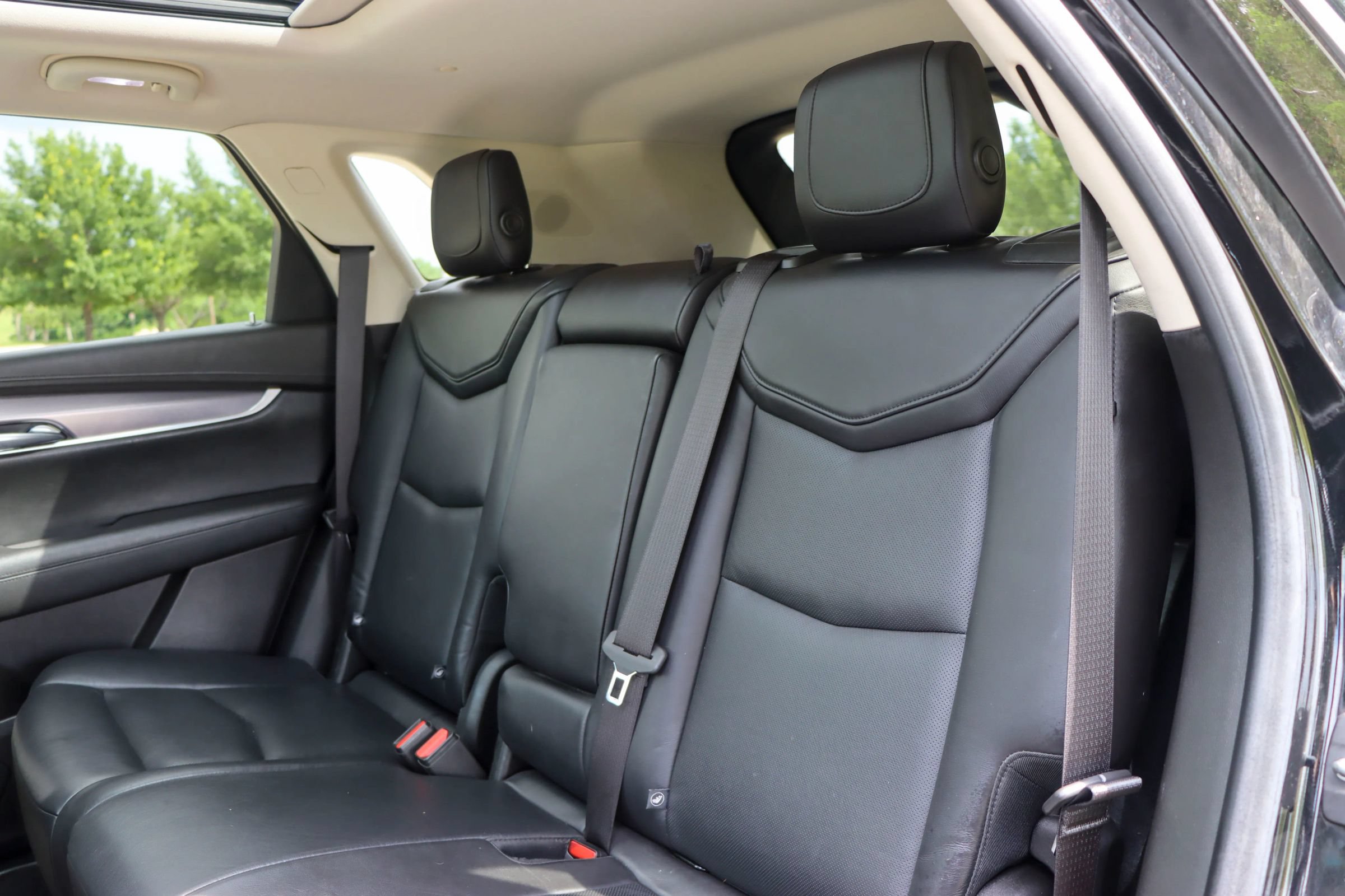 Used 2018 Cadillac XT5 Premium Luxury FWD image 17