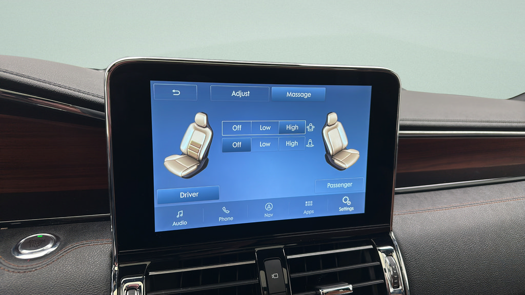 Used 2020 Lincoln Navigator Reserve w/ Luxury Package AWD/4WD image 19