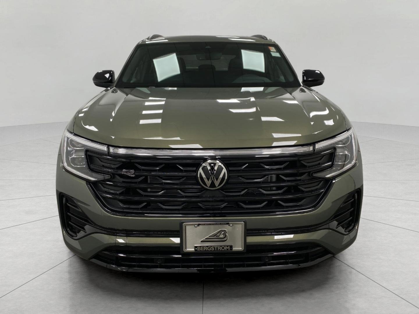 New 2026 Volkswagen Atlas Cross Sport SEL R-Line image 11