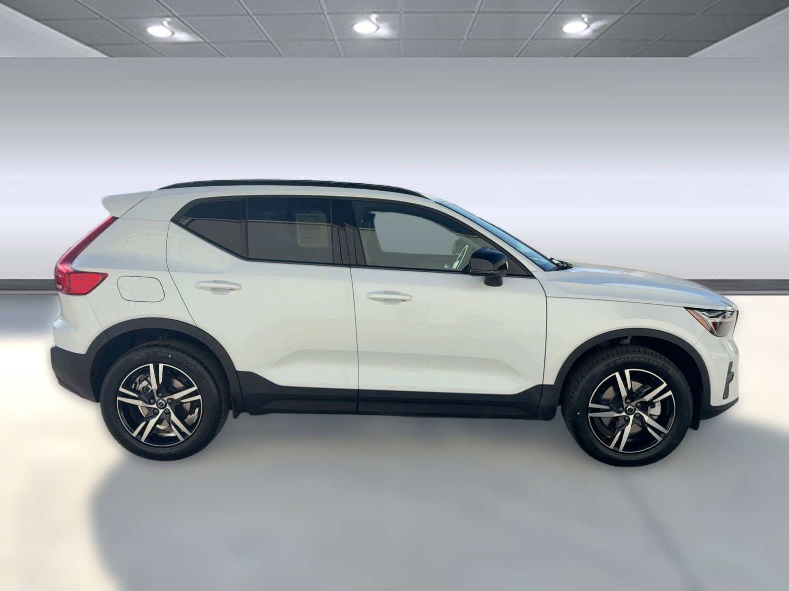New 2026 Volvo XC40 B5 Core w/ Climate Package image 8