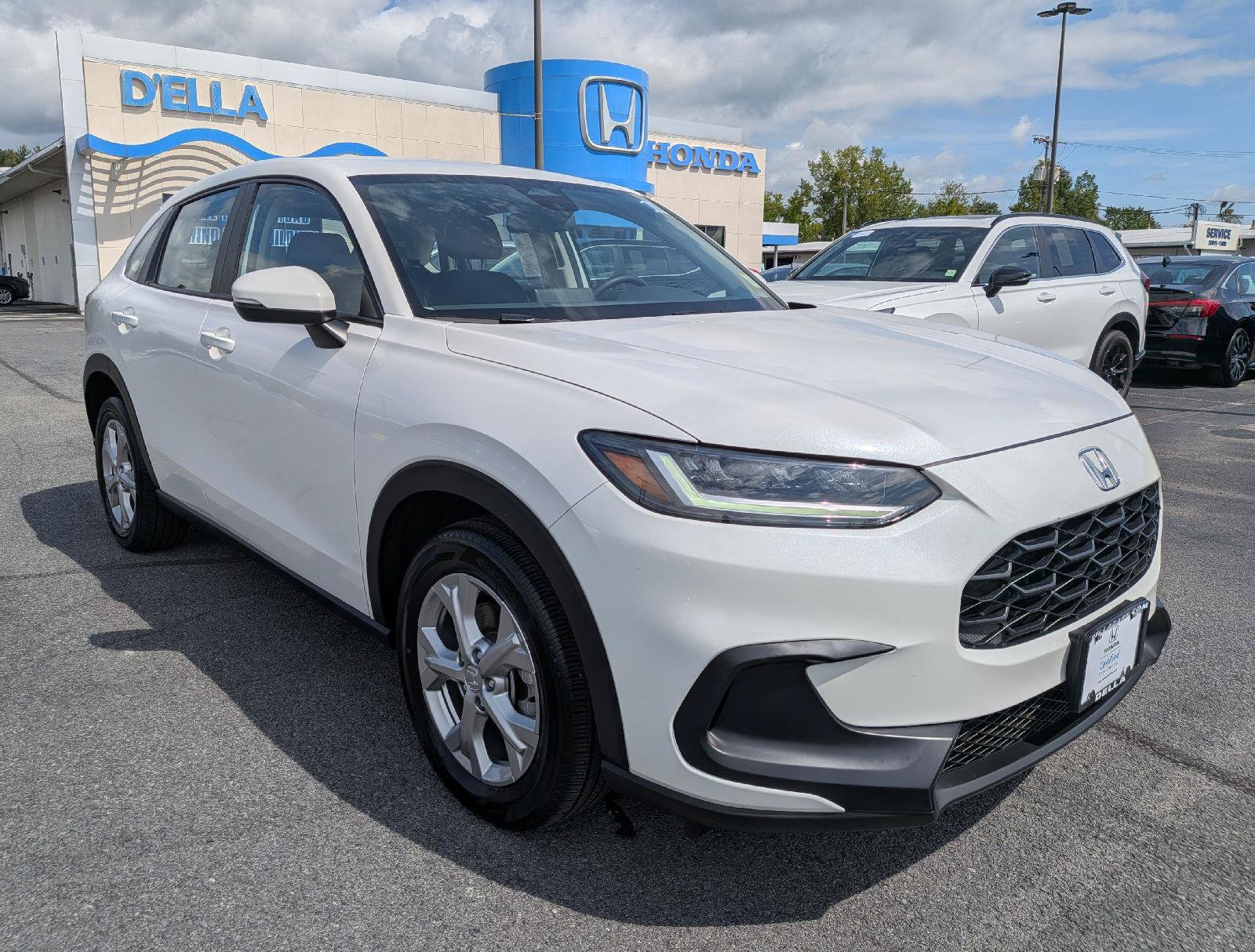 Certified 2025 Honda HR-V LX image 3
