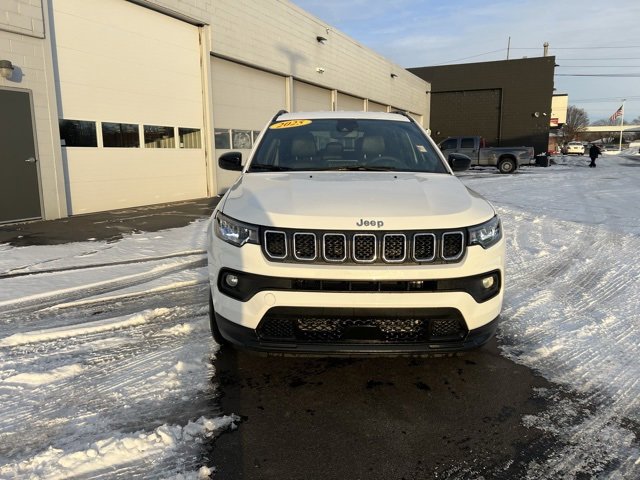 Used 2025 Jeep Compass Latitude image 22
