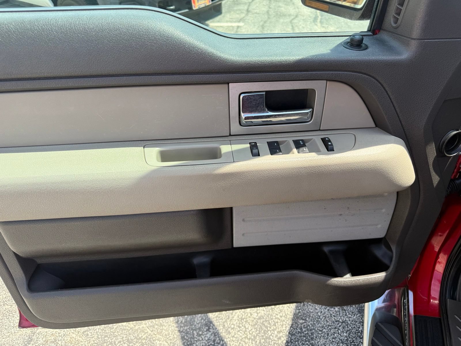 Used 2010 Ford F150 XLT RWD image 11