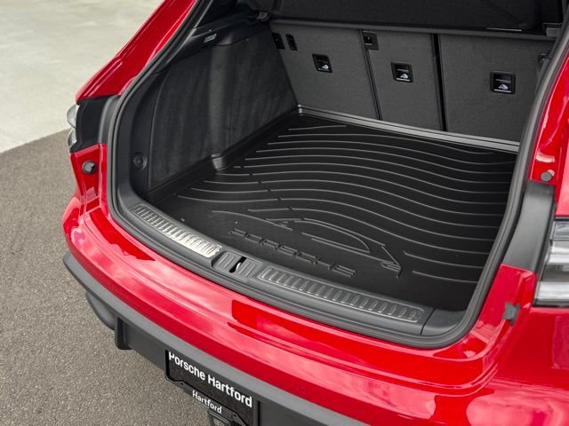 New 2026 Porsche Macan AWD/4WD image 36