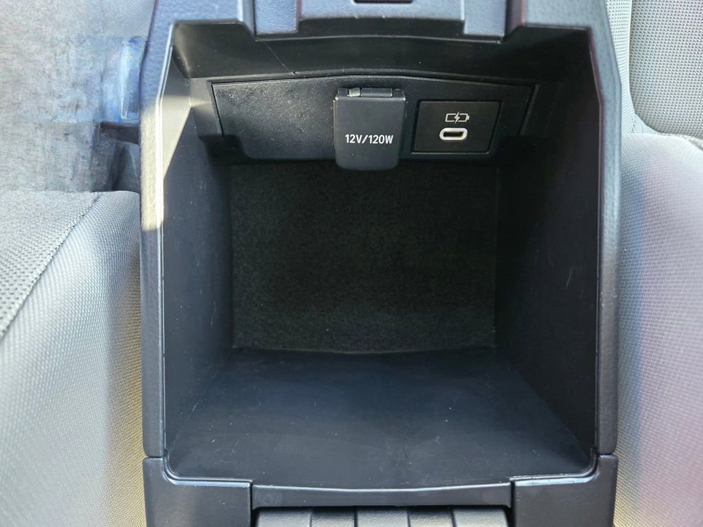 Used 2024 Toyota Corolla Cross L image 30