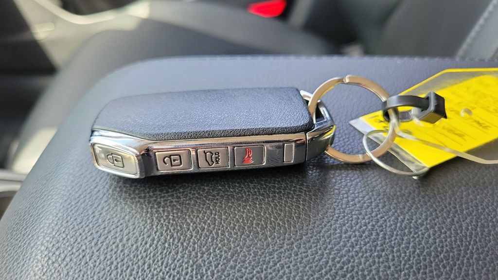 Used 2025 Kia Sportage EX w/ Premium Package image 29