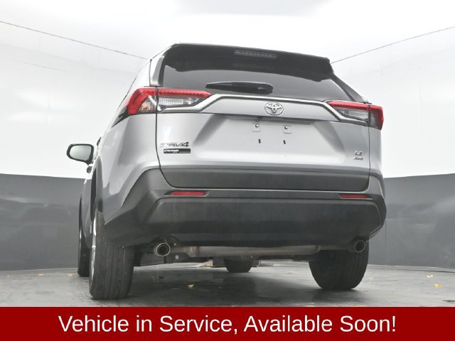 Used 2021 Toyota RAV4 LE AWD/4WD image 37