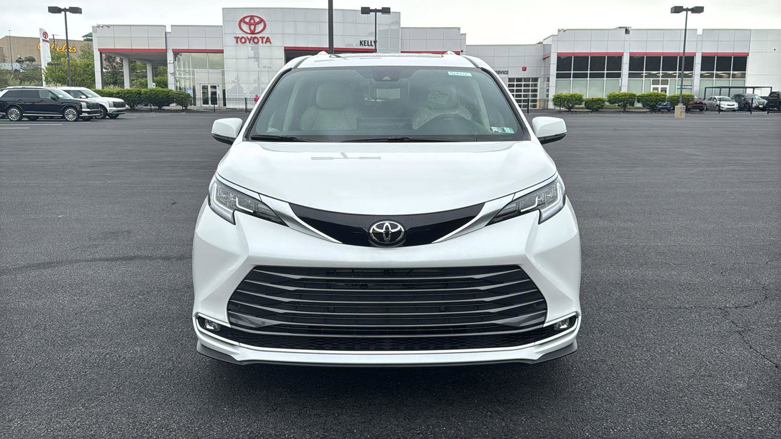 New 2026 Toyota Sienna Limited AWD/4WD image 2