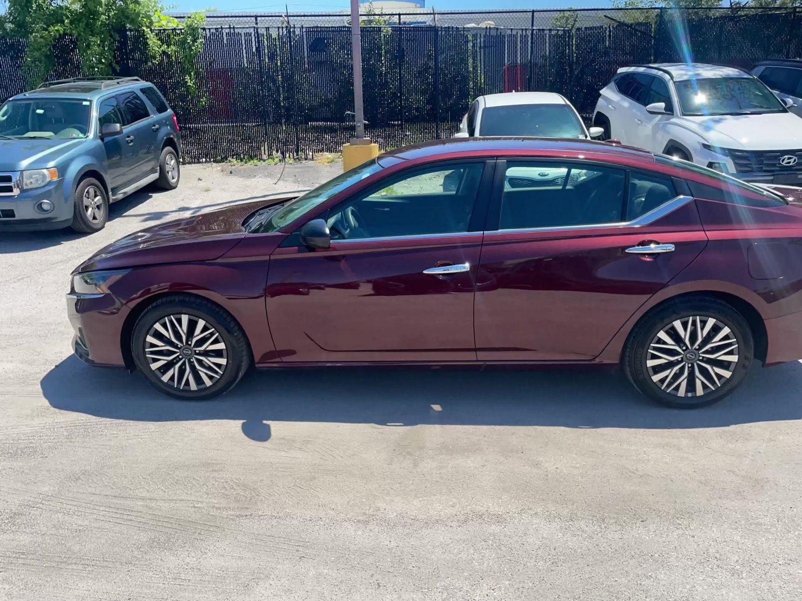 Used 2025 Nissan Altima 2.5 SV FWD image 8