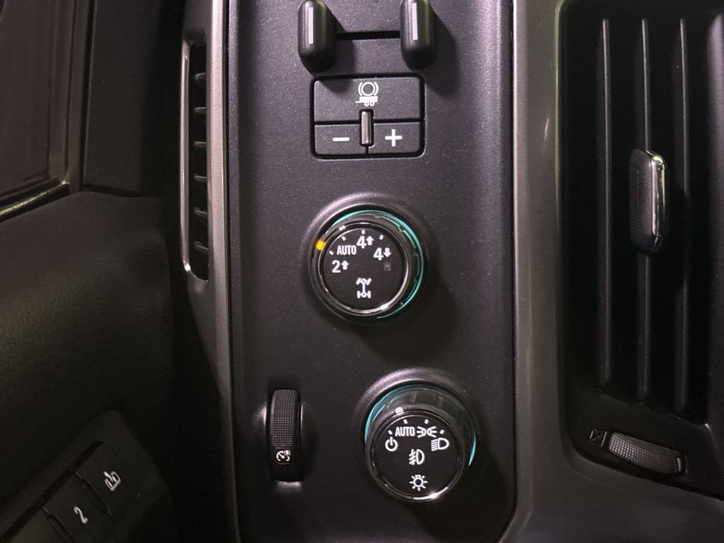 Used 2016 Chevrolet Silverado 1500 LTZ w/ LTZ Plus Package AWD/4WD image 19