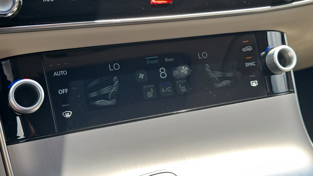 New 2026 Genesis GV70 2.5T Select AWD/4WD image 23