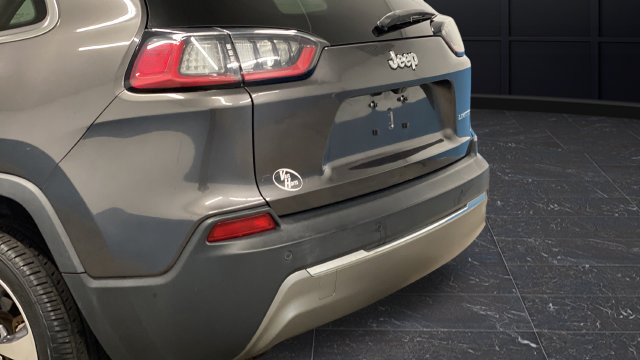 Used 2019 Jeep Cherokee Limited FWD image 39