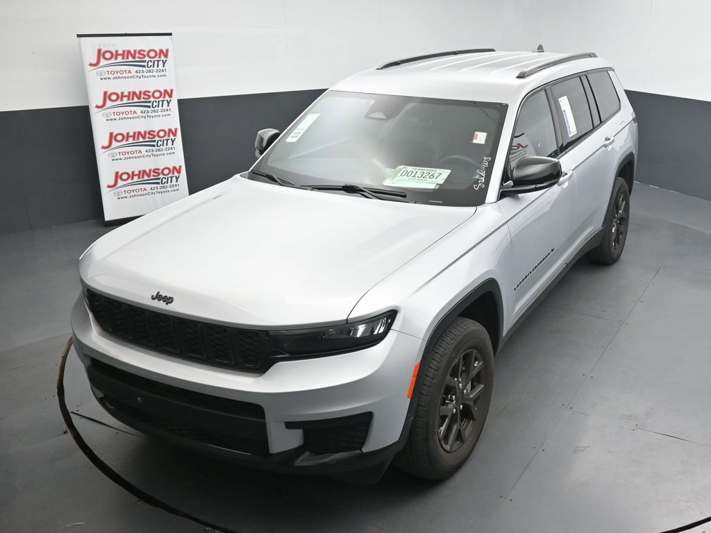 Used 2024 Jeep Grand Cherokee L Laredo AWD/4WD image 12
