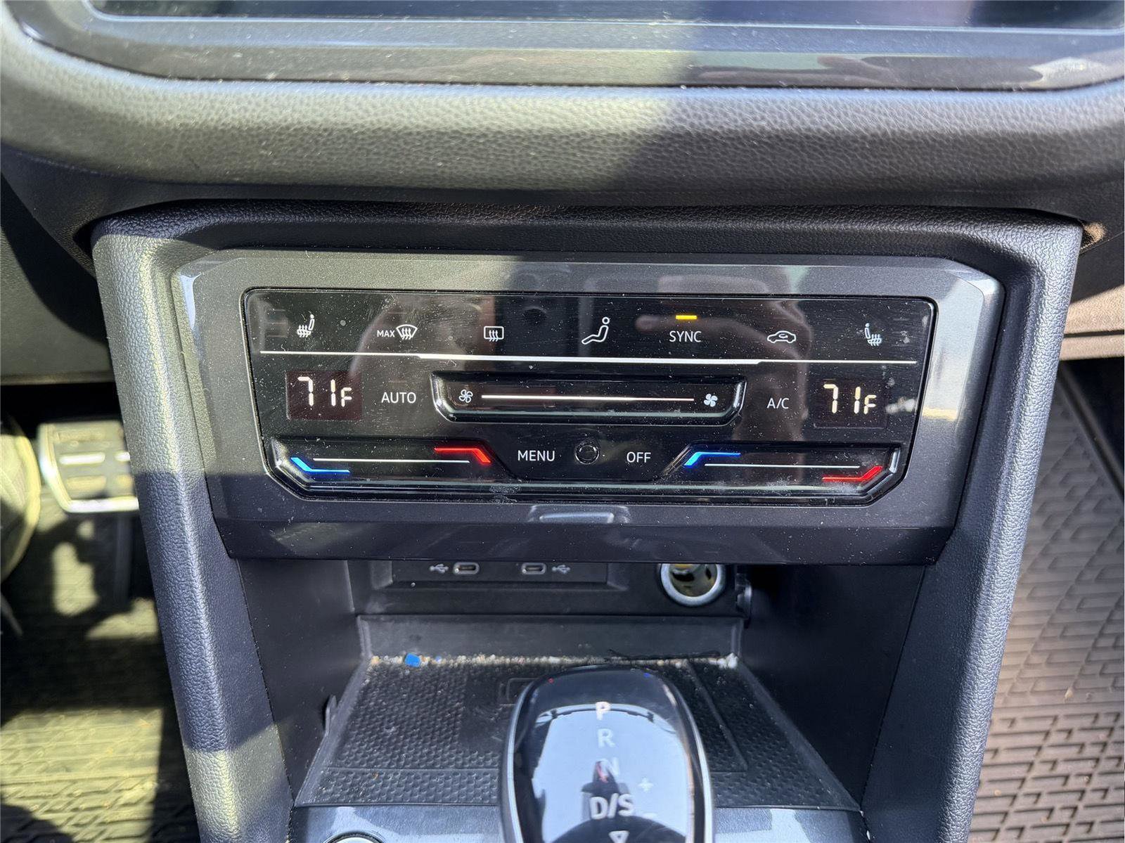 Used 2022 Volkswagen Tiguan SE R-Line image 20