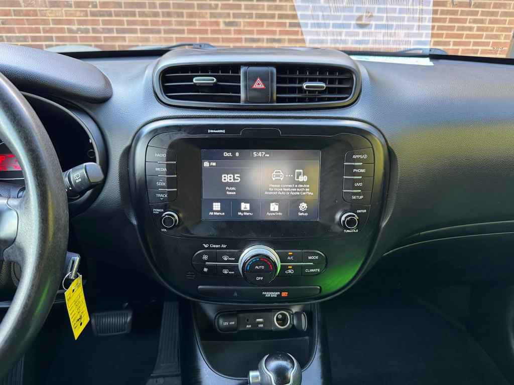 Used 2018 Kia Soul + image 12