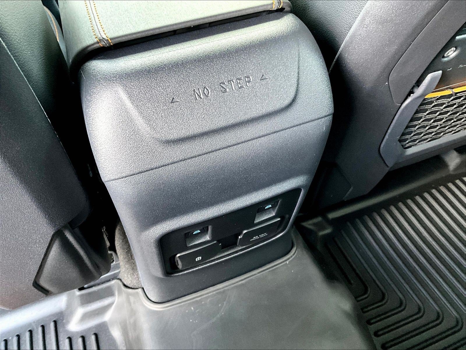 Used 2024 Ford Bronco Badlands AWD/4WD image 10