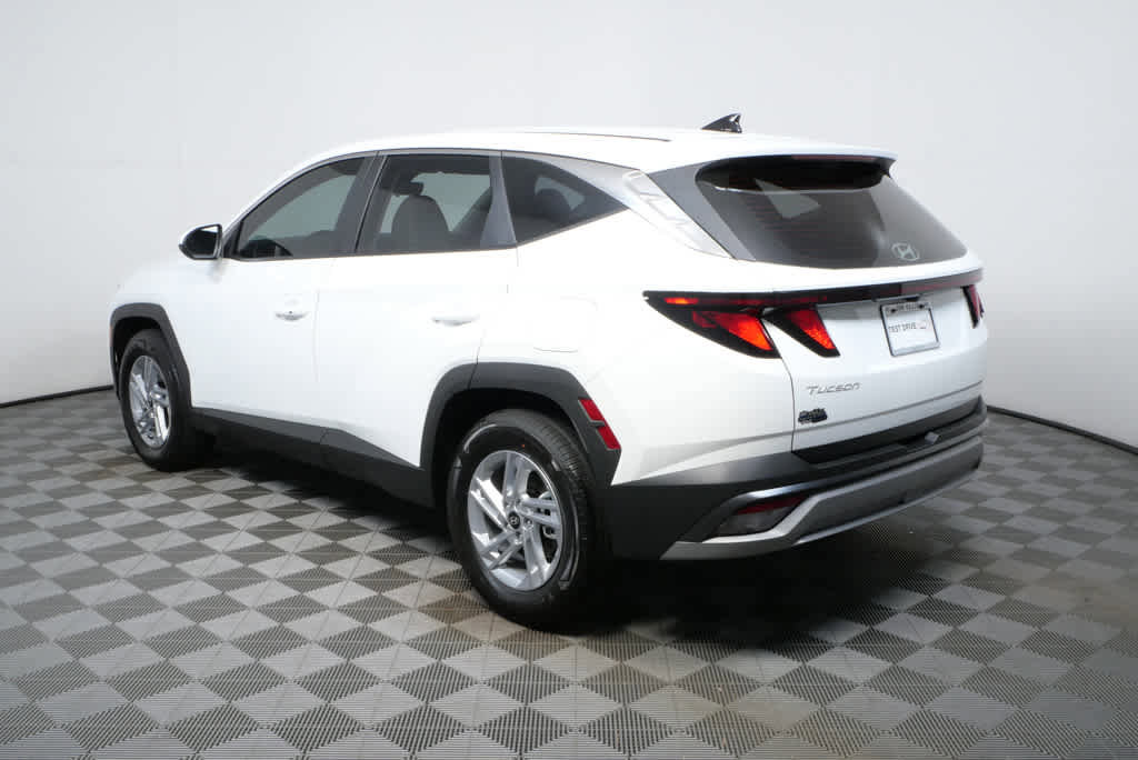 New 2026 Hyundai Tucson SE image 7