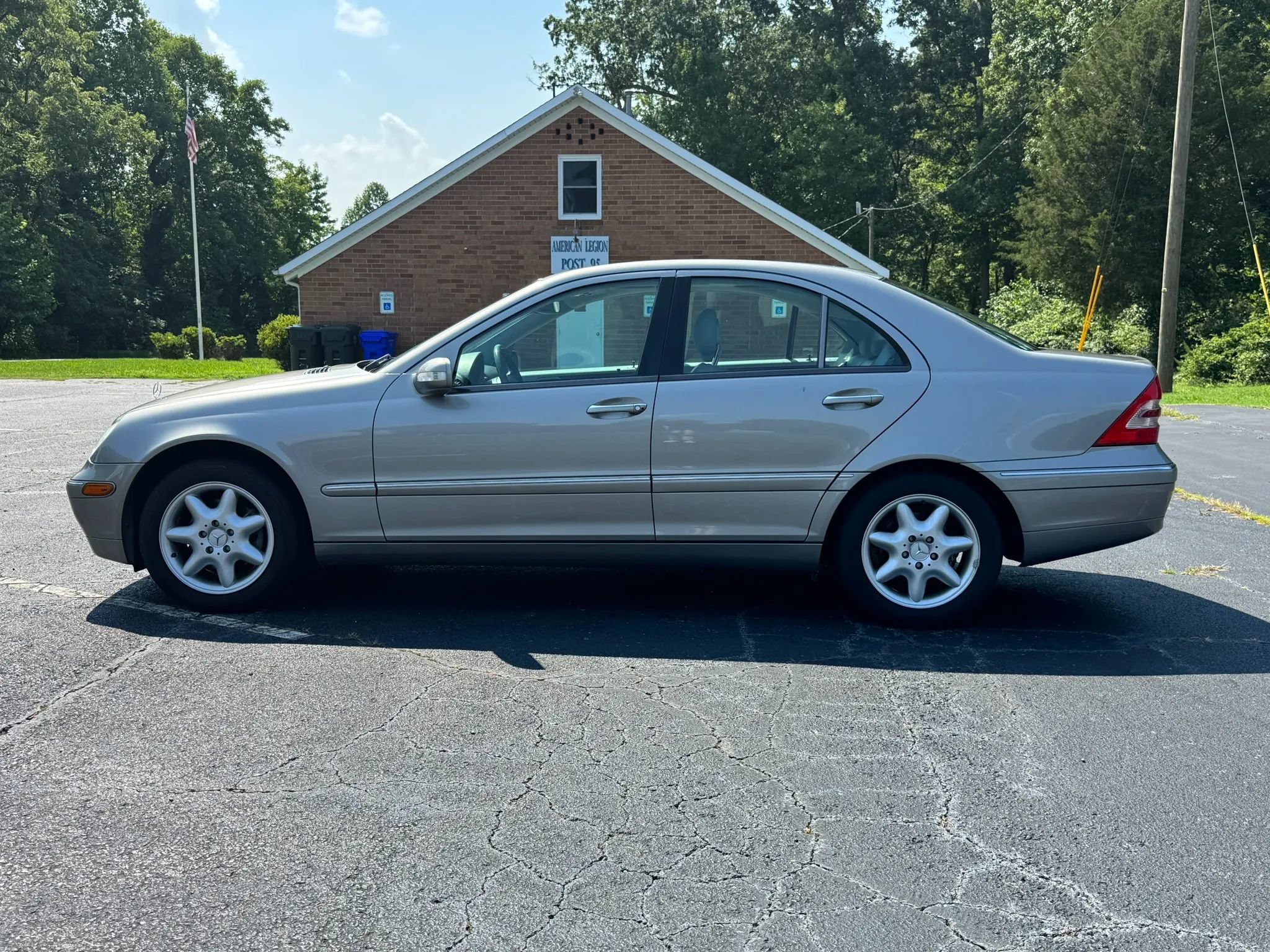 Used 2004 Mercedes-Benz C 240 Sedan image 4