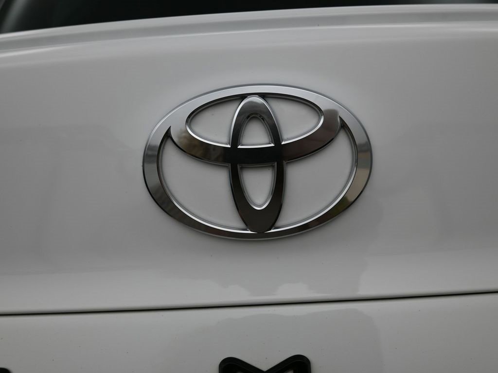 Used 2025 Toyota Camry SE image 22
