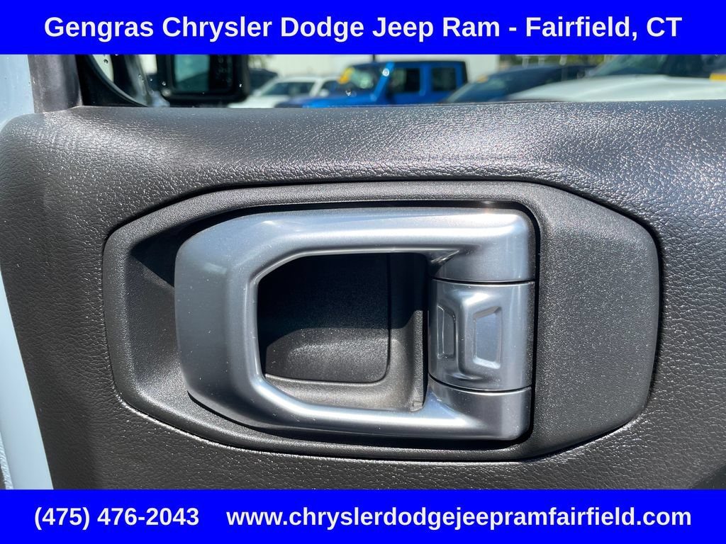 Certified 2025 Jeep Gladiator Mojave w/ Safety Group AWD/4WD image 23