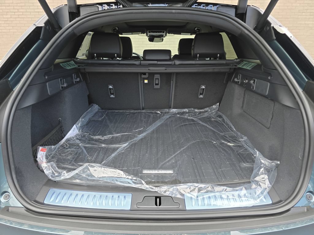 New 2026 Land Rover Range Rover Velar Dynamic SE AWD/4WD image 19