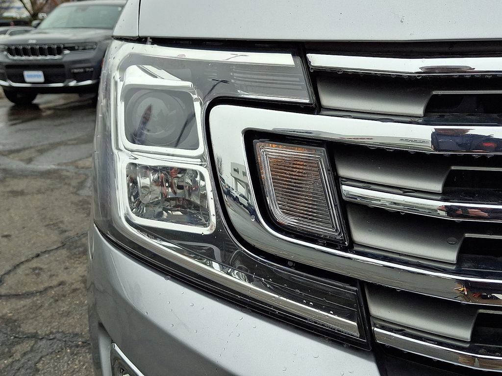 Used 2021 Ford Expedition Limited image 9