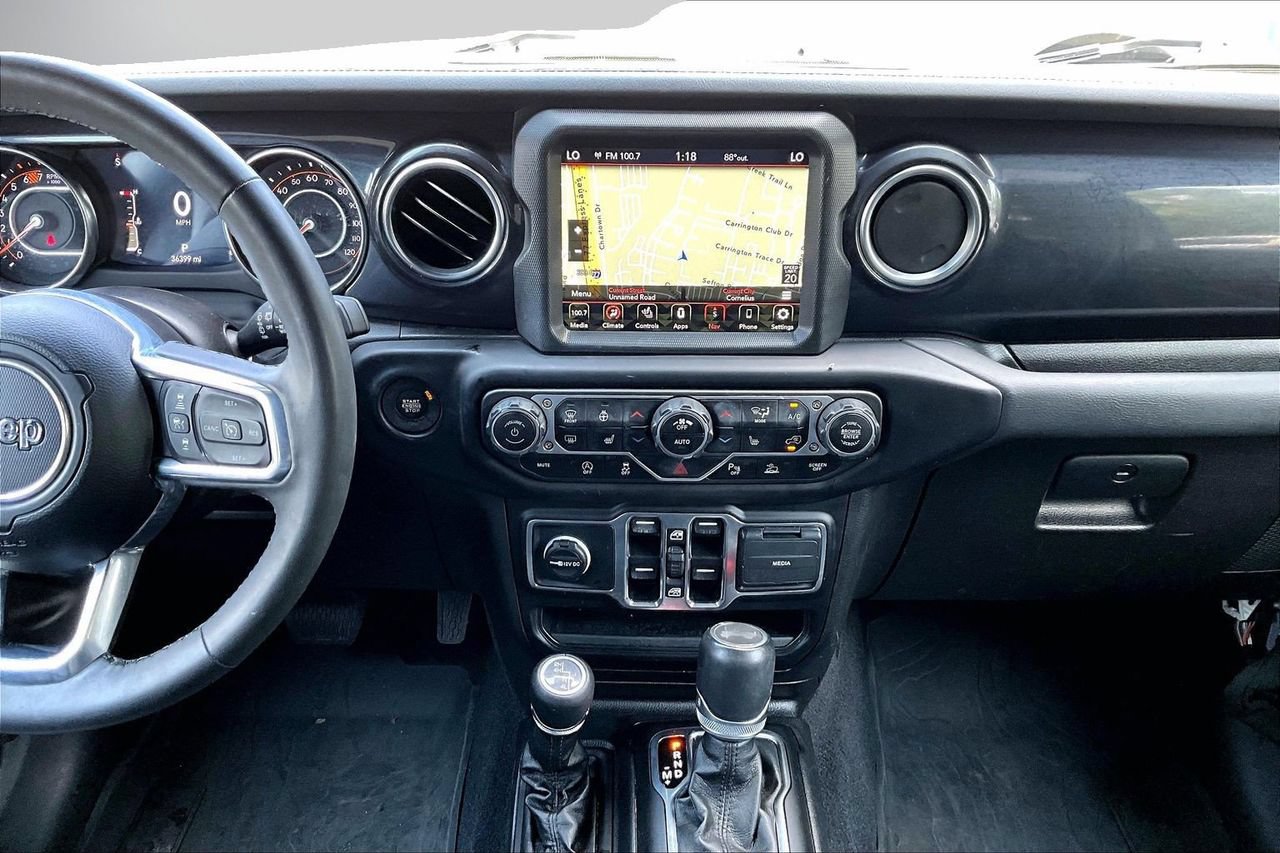 Used 2023 Jeep Wrangler Unlimited Sahara AWD/4WD image 12