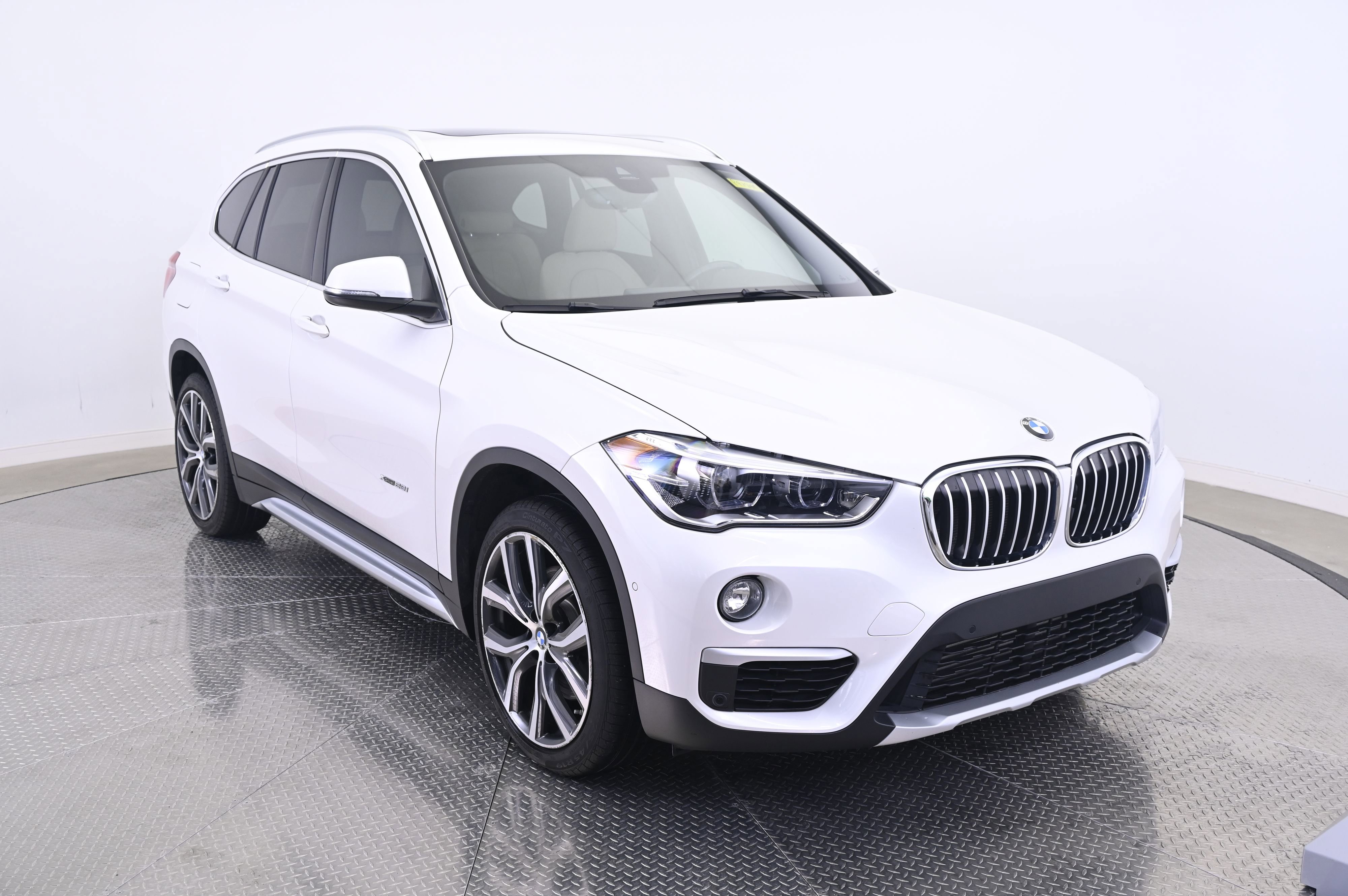 Used 2017 BMW X1 xDrive28i image 9