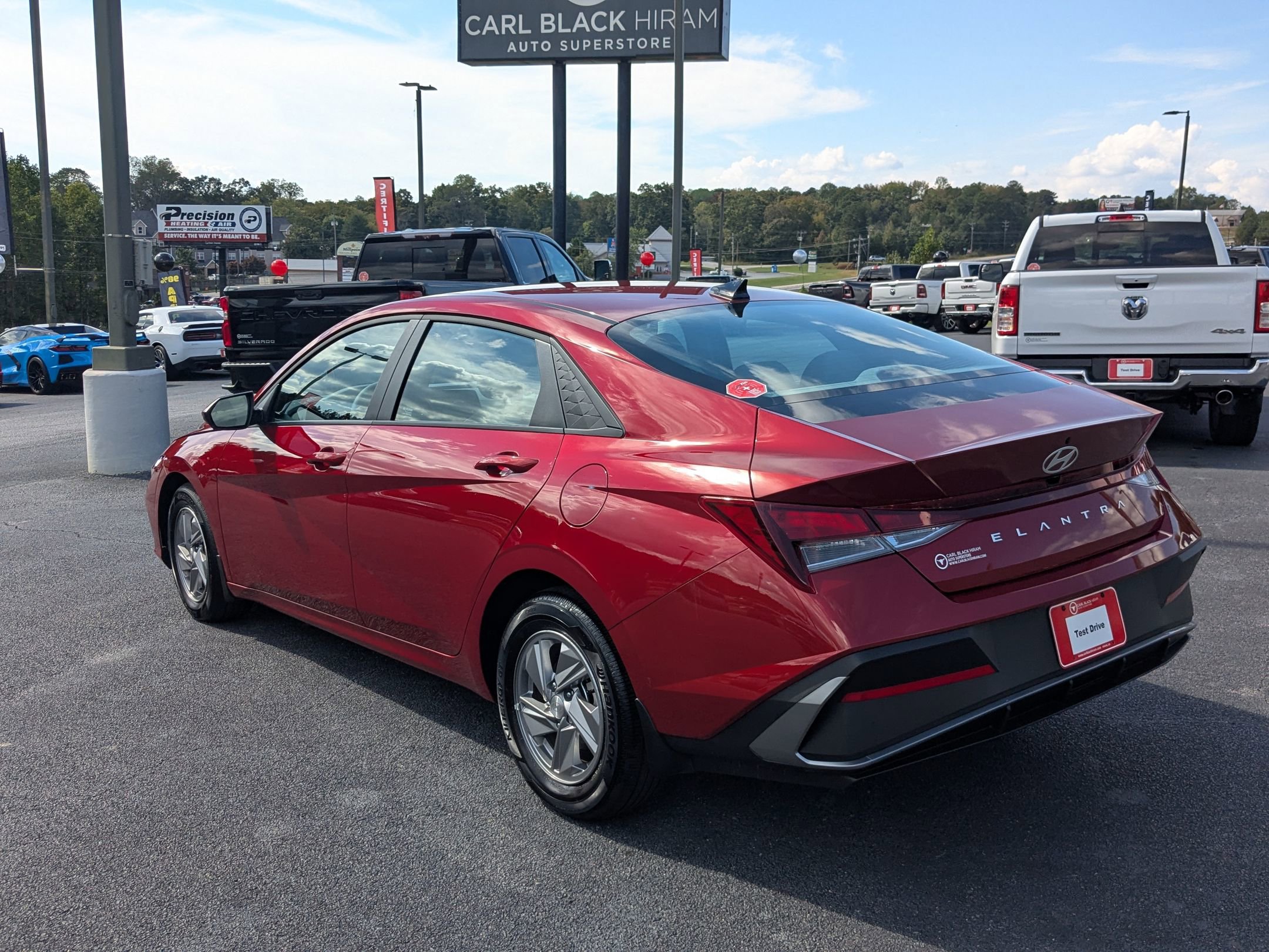 Used 2025 Hyundai Elantra SE image 7