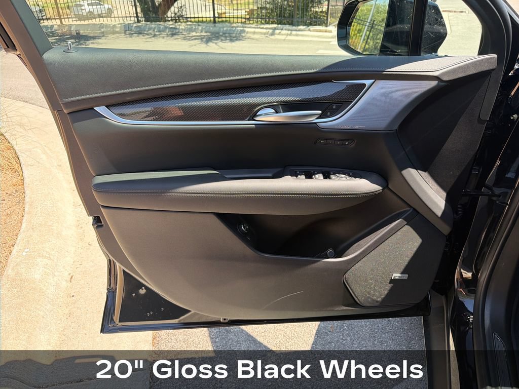 New 2026 Cadillac XT5 Sportv w/ LPO, Onyx Lite Package AWD/4WD image 19