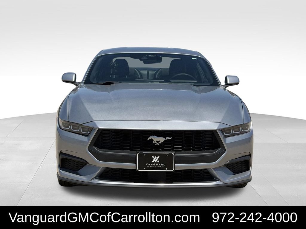 Used 2024 Ford Mustang Coupe RWD image 3