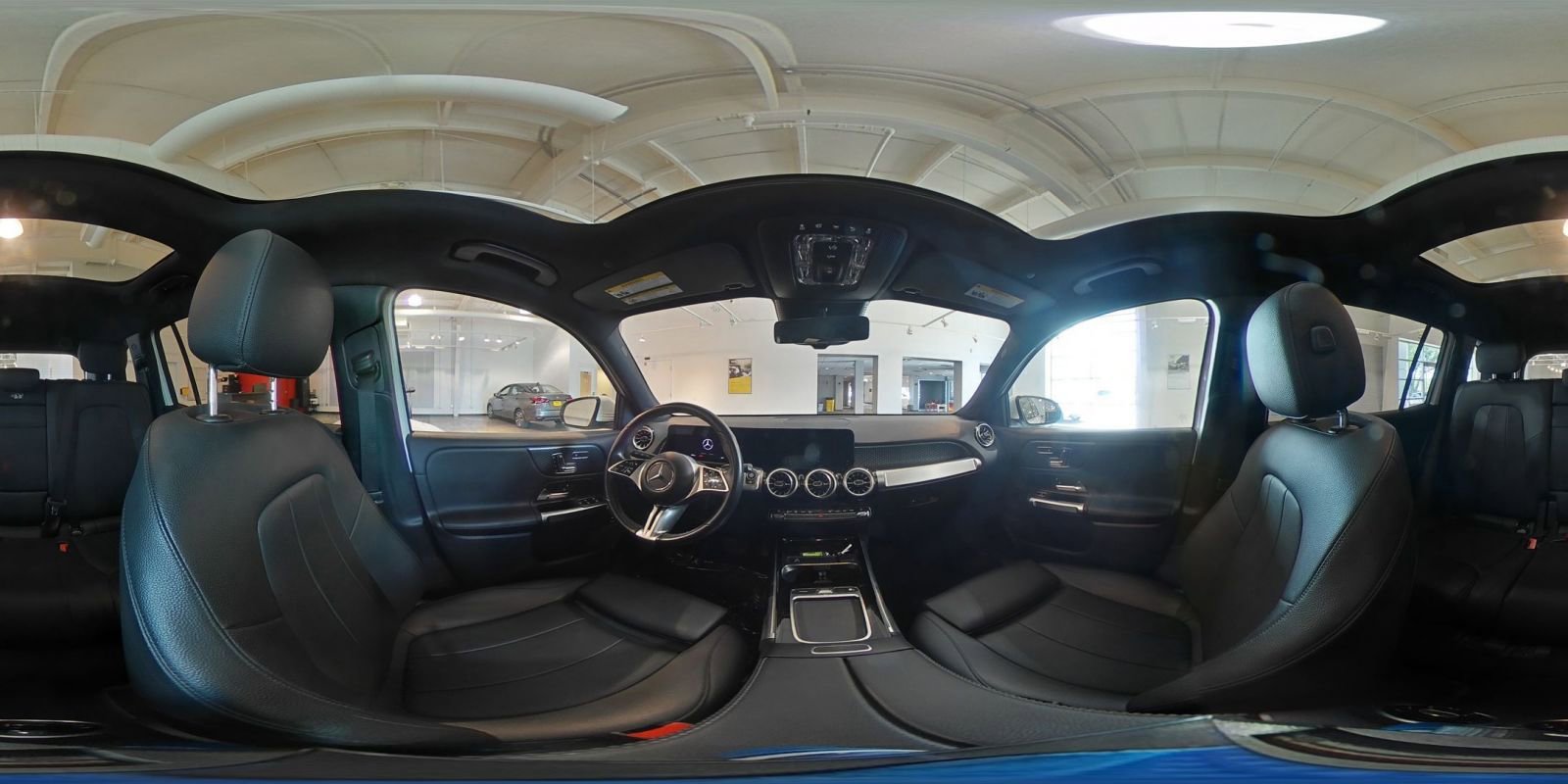 Used 2025 Mercedes-Benz GLB 250 image 45