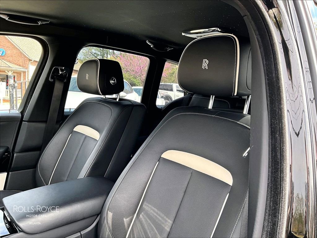 Used 2020 Rolls-Royce Cullinan image 24