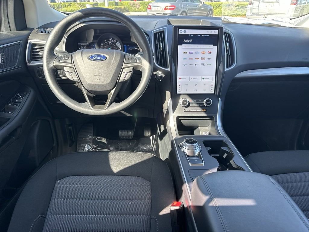 New 2024 Ford Edge SE w/ Black Appearance Package image 5