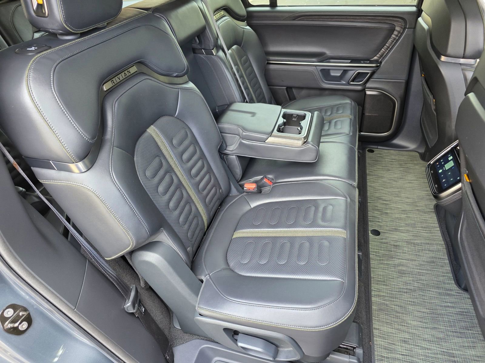 Used 2022 Rivian R1S Launch Edition image 35