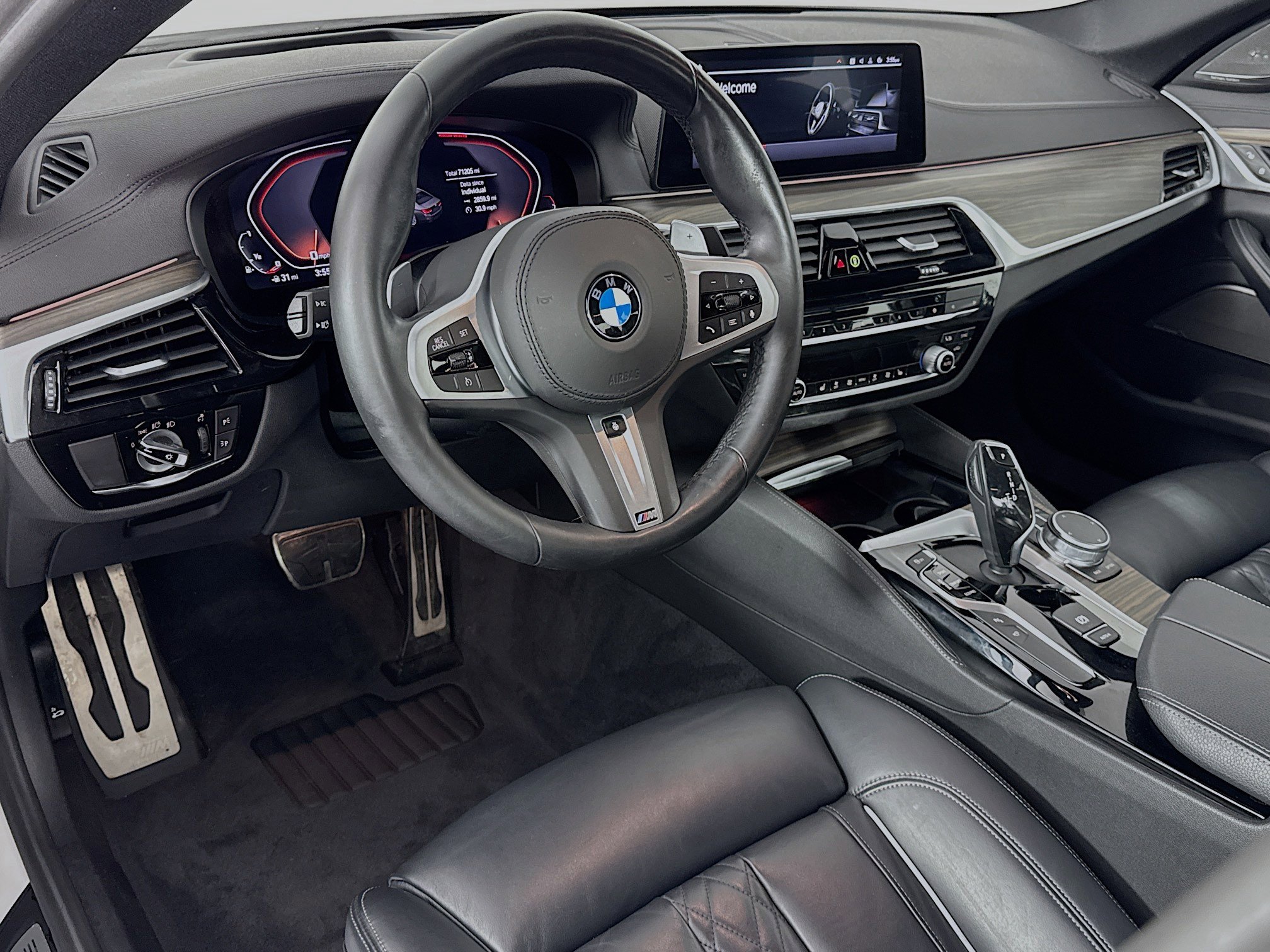 Used 2020 BMW M550i xDrive image 9
