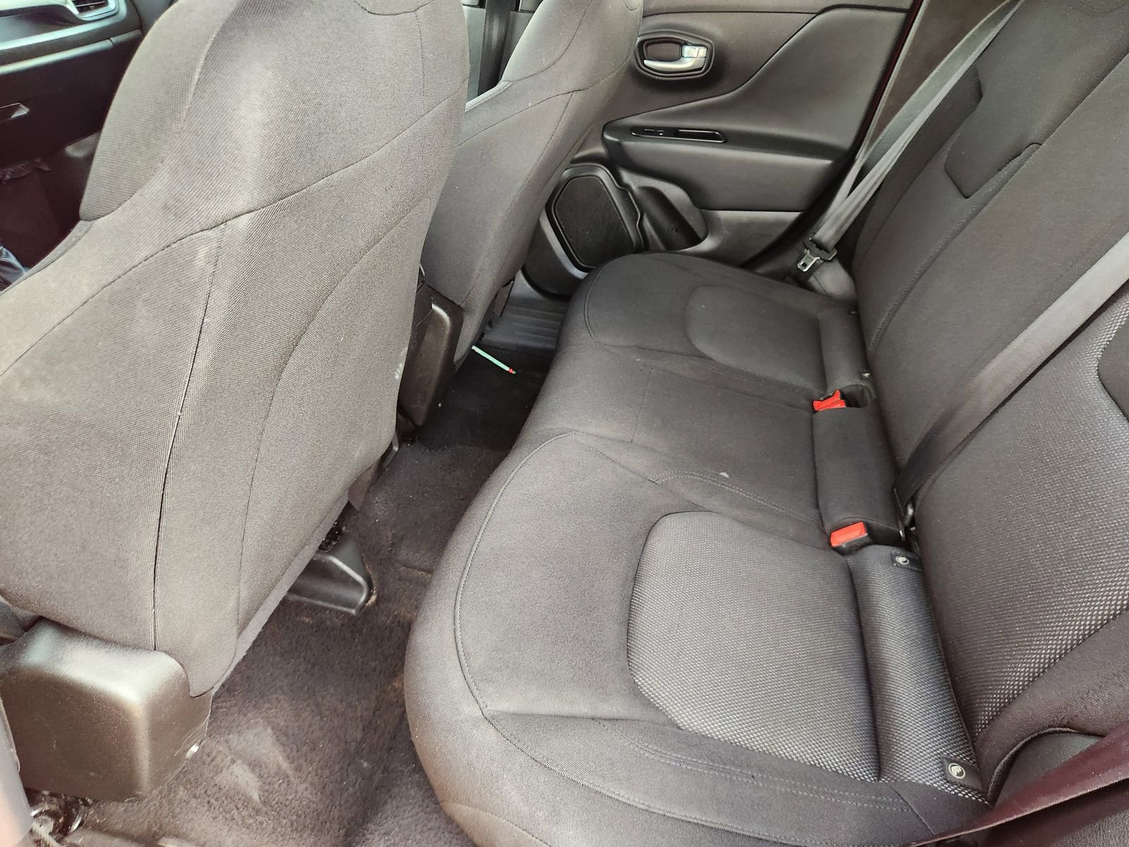 Used 2023 Jeep Renegade Latitude image 29