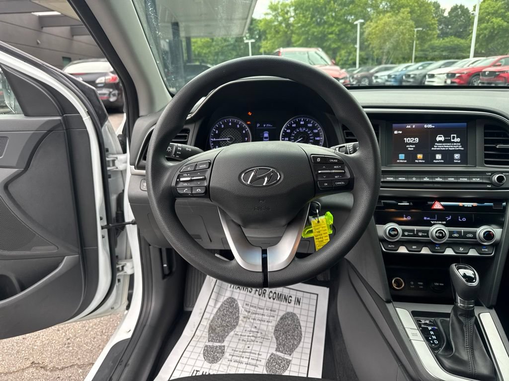 Used 2020 Hyundai Elantra SEL w/ Cargo Package (C1) FWD image 13