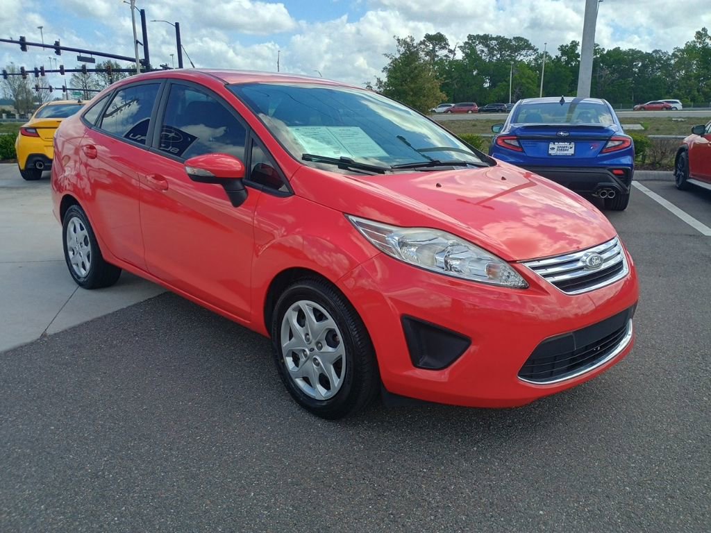 Used 2013 Ford Fiesta SE w/ Super Fuel Economy Pkg image 3