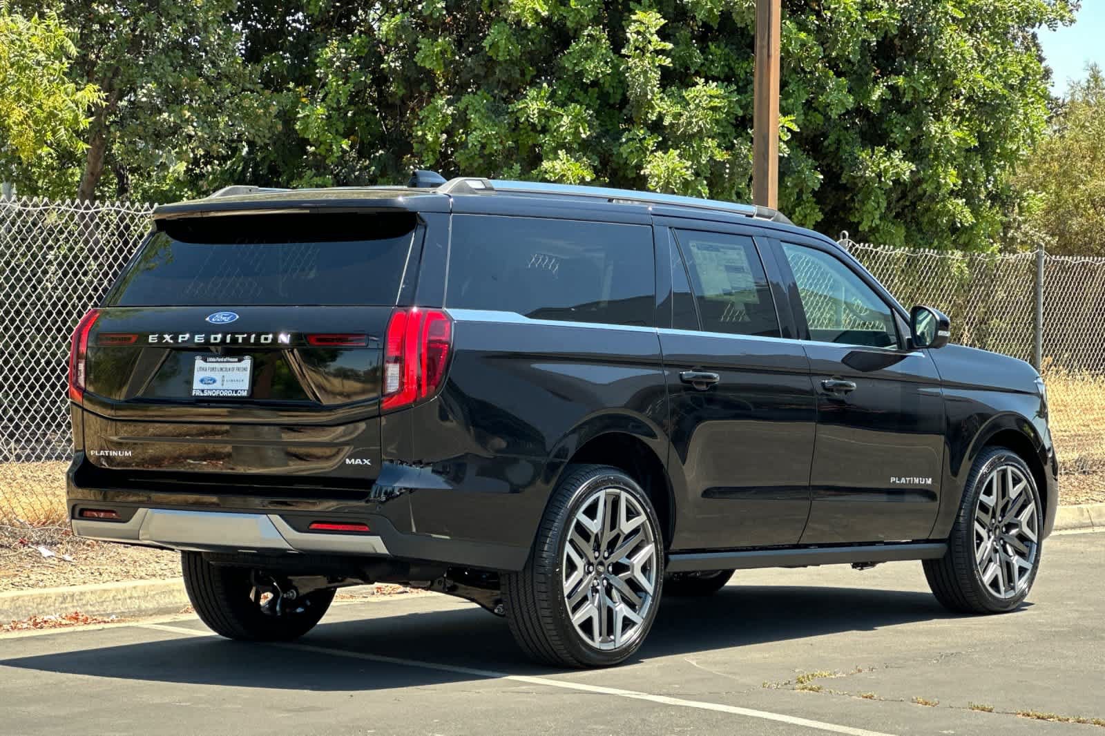 New 2026 Ford Expedition Max Platinum w/ Platinum Ultimate Package AWD/4WD image 2