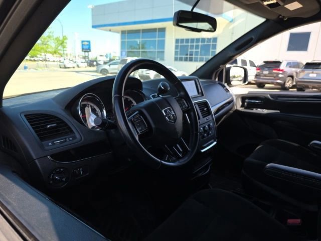 Used 2018 Dodge Grand Caravan SE FWD image 9