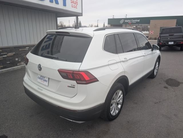 Used 2018 Volkswagen Tiguan SE w/ 3rd Row Seat Package image 11