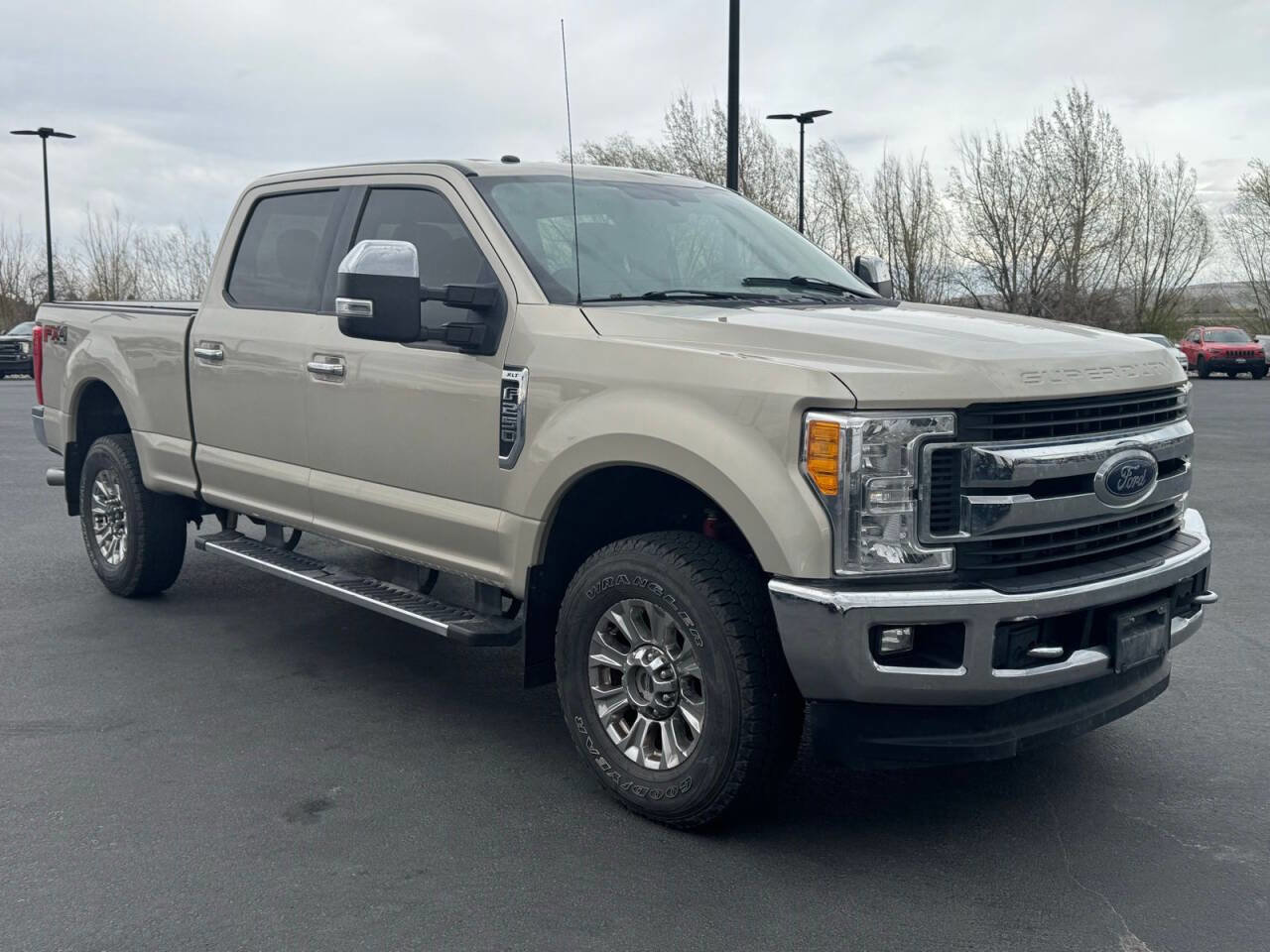 Used 2017 Ford F250 XLT w/ XLT Premium Package image 9