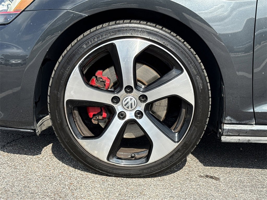 Used 2015 Volkswagen GTI SE w/ Lighting Package (SEL) image 9